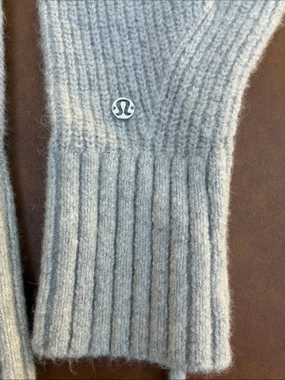 Lululemon Light Gray Ribbed Mittens with String Alpaca Wool Blend